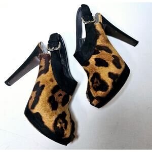 Stuart Weitzman Pony Style Ultra High heel 5.5M‎ Calfskin heels. Open toes. NY